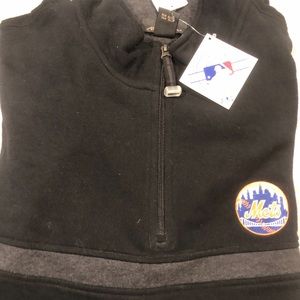 Met’s genuine merchandise! zip up sweatshirt